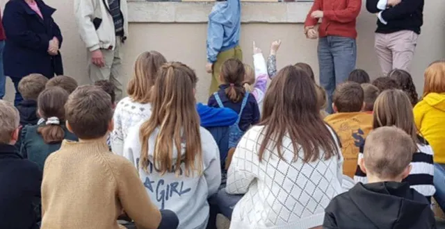 photo  les élèves de l’école cassini, attentifs et participatifs, découvrent le jeu d’échecs.  &copy;  le maine libre 