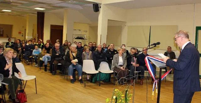 photo  dominique covemaeker a présenté ses vœux à la salle des fêtes, ce vendredi 9 janvier 2026.  &copy;  le maine libre 