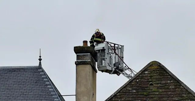 photo  le 11 décembre 2025, les pompiers sont intervenus à essay pour un feu de cheminée.  &copy;  ouest-france 