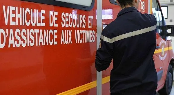 photo  dix pompiers percherons sont intervenus pendant une heure.  &copy;  archives ouest-france 