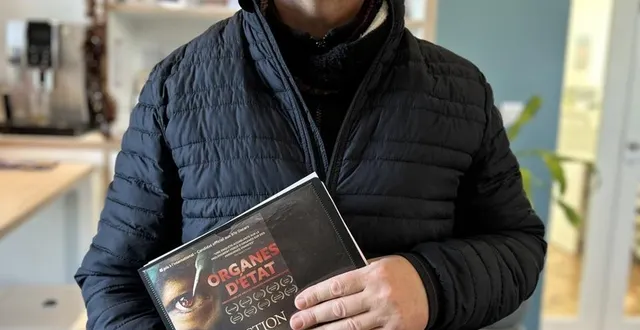 photo  le vendéen bruno merlin, adepte du falun gong, promeut la diffusion du documentaire organes d’état.  &copy;  ouest-france 