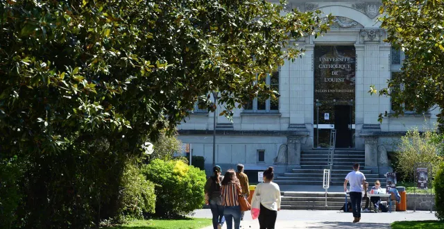 photo  selon l’auteur, l’uco est une fac « où se sont concrétisées toutes les dérives idéologiques qu’on a pu voir dans d’autres facs. une part des étudiants étaient très proches des sphères identitaires. on avait des gens de l’alvarium et des proches du rassemblement national. »  &copy;  archives co – josselin clair 