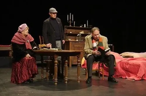 photo  les acteurs de la compagnie de l’ourson blanc dans « le journal d’anne frank ».  &copy;  co 