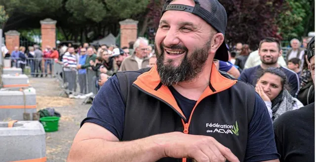 photo  edouard bergeon (réalisateur de « au nom de la terre »)sera présent pour la projection de « rural » en clôture du cycle le 7 février.  &copy;  collection personnelle 