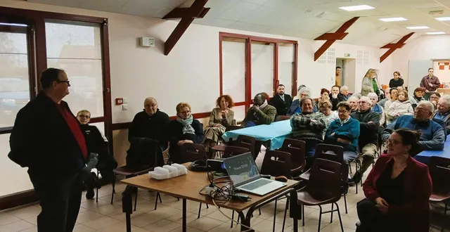 photo  jean-luc nouail a accueilli les habitants.  &copy;  ouest-france 