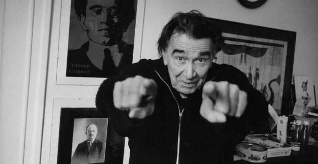 photo  armand gatti, ici à montreuil (seine-saint-denis), au centre international de création qu’il dirigeait avec jean-jacques hocquard, homme de théâtre et militant.  &copy;  ©gasparini 