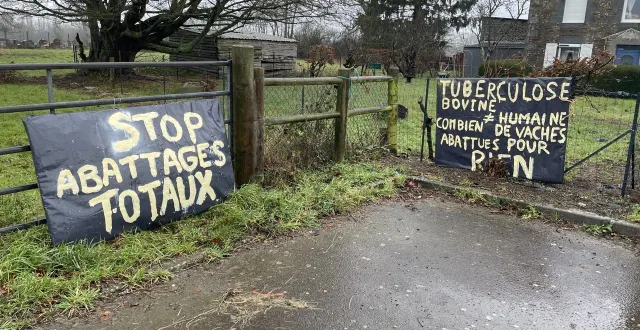 photo  environ 200 personnes ont répondu à un appel à manifester alors qu’une réunion était prévue entre des agriculteurs et le préfet de l’orne, ce lundi 12 janvier 2026.  &copy;  ouest-france 