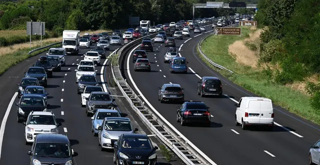 photo  la circulation est dense en cette matinée de janvier.  &copy;  illustration josselin clair 