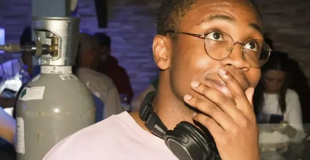 photo  matéo lesguer, alias neoshy, dans la boîte de nuit le garden, à guérande.  &copy;  le garden 