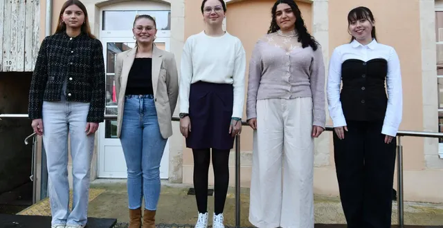 photo  qui de hanae, lilou, suzie, cindy-jade, mélina, aline et zoé (absentes) sera la nouvelle miss vibraye ? verdict samedi soir 17 janvier 2026.   &copy;  le maine libre 
