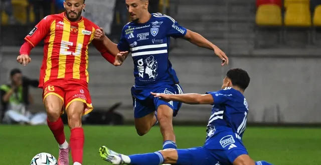 photo  brice oggad (en sang et or) lors de la réception du sc bastia au stade marie-marvingt, pour la 2e journée de ligue 2, le 22 août 2025.  &copy;  denis lambert 