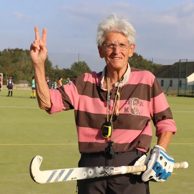 photo micheline courjeau (ici sur l’ancien terrain) apprécie particulièrement l’ambiance régnant au club de hockey sur gazon de segré.  ©  ouest-france