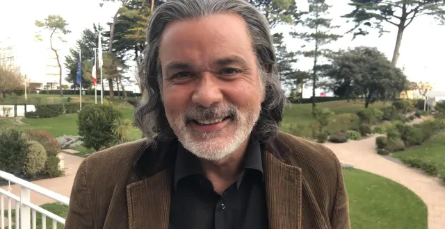 photo  christophe barratier, le réalisateur des « choristes » ou du « temps des secrets », sera à laval le 24 janvier pour la présentation de son prochain film, « les enfants de la résistance ».  &copy;  archives ouest-france 