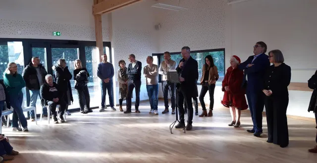 photo  jean-louis demois, qui ne se représente pas, a remercié les habitants présents pour leur soutien durant les 18 années de ses mandats.  &copy;  dr 