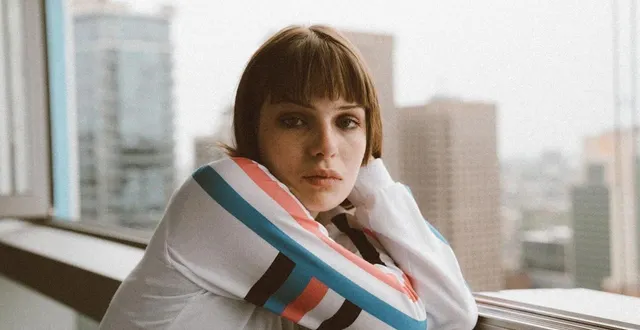 photo  kelly depeault dans « noémie dit oui » de geneviève albert.  &copy;  wayna pitch 