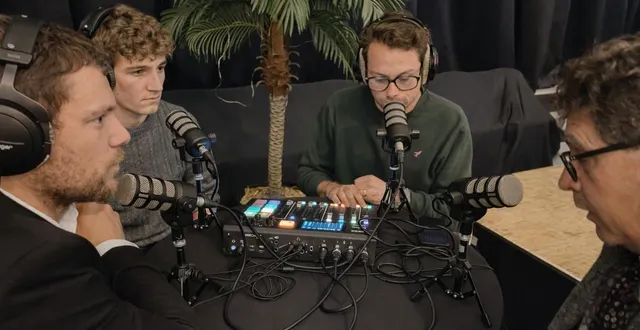 photo  thierry gomez (à droite), président du mans fc, à la table du 9e épisode de 