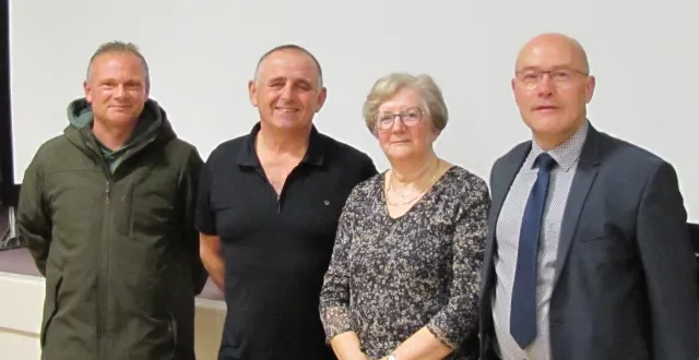 photo  kévin hervé, pascal legui, sylvie le floch, laurent hubert, maire de villaines-sous-malicorne.  &copy;  ouest-france 