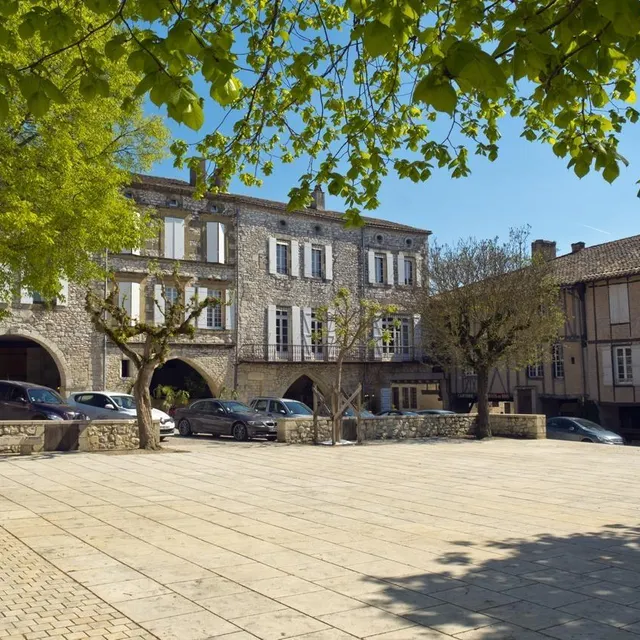 photo maisons en pierre et maisons à colombages font bon ménage à monflanquin.  ©  getty images - chrisat