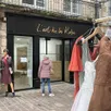 photo installés depuis octobre 2023, rue aux sieurs, en centre-ville alençon (orne), valentin quentin et sa sœur marie déménagent leur boutique l’art de la robe en raison d’incivilités et de charges trop importantes.