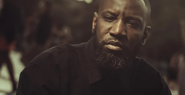 photo  le rappeur, écrivain, metteur en scène et réalisateur abd al malik signe avec « furcy, né libre », son deuxième film après « qu’allah bénisse la france », adapté de son autobiographie éponyme, en 2014.  &copy;  fabien coste 