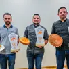 photo les gagnants du concours départemental de la sarthe. à droite : guillaume gaugain et sa galette frangipane, également primée au concours régional.