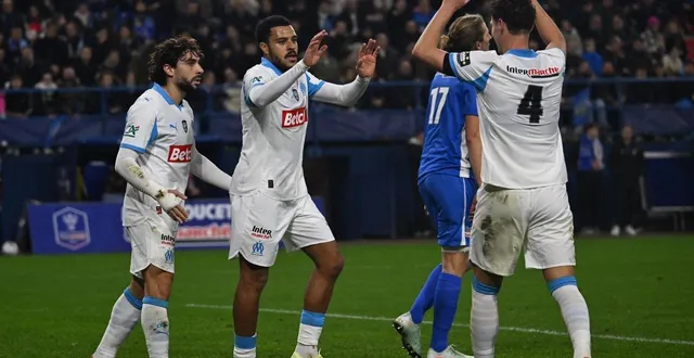 photo  l’om a éliminé bayeux, le dernier club amateur engagé en coupe de france.  &copy;  martin roche / ouest-france 