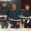 photo  bertrand moriceau, responsable de la section aéromodélisme au tiers-temps andard brain (au centre) et deux jeunes passionnés de cette discipline. 