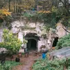 photo  le village troglobal à grézillé existe depuis 27 ans 