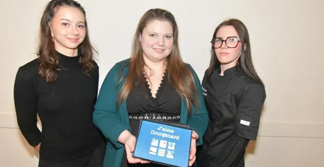 photo  alexia vaudelle (au centre) présente les fèves.  &copy;  le maine libre 