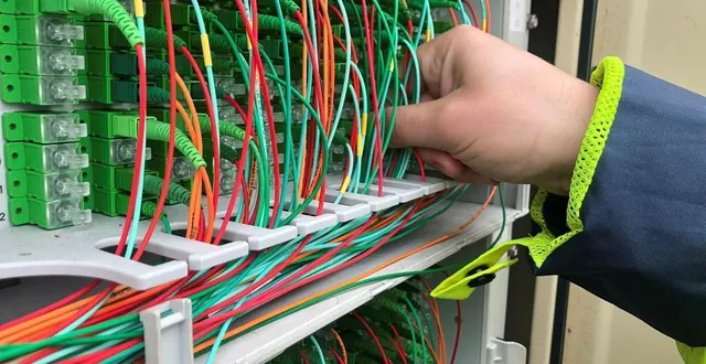 photo  progressivement remplacé par la fibre optique, le réseau cuivre a atteint aujourd’hui ses limites en termes de débits.  &copy;  photo d’illustration ouest-france 