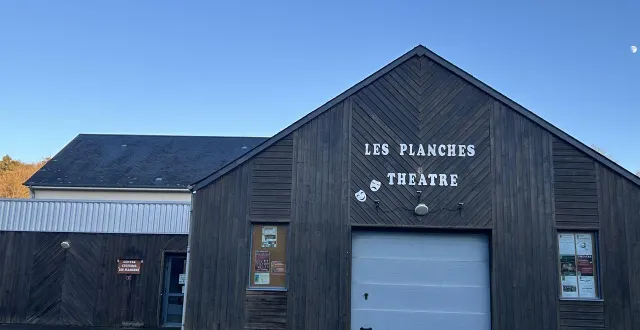 photo  le théâtre des planches à courdemanche.  &copy;  le maine libre 
