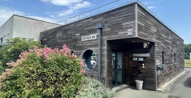 photo  les quatre nouveaux dentistes occupent le cabinet dentaire de la martinière depuis octobre 2025, après le rachat des murs par la communauté de communes du pays sabolien.  &copy;  ouest-france 