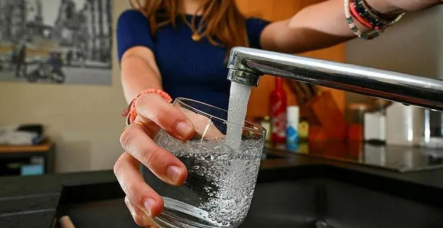 photo  vous souhaitez participer au contrôle de la qualité de l’eau du robinet ? vous pouvez devenir consommateur témoin en normandie.  &copy;  archives franck dubray / ouest-france 