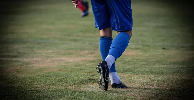 photo  les footballeurs de d5 deux-sévriens connaissent désormais leur programme.  &copy;  illustration co - jordan magneron 