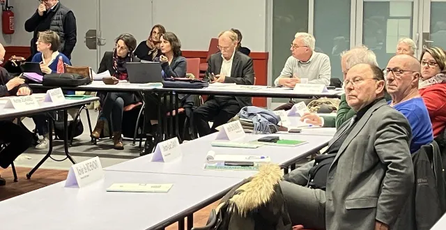 photo  une partie des conseillers communautaires lors du rapport d’orientation budgétaires  &copy;  ouest-france 