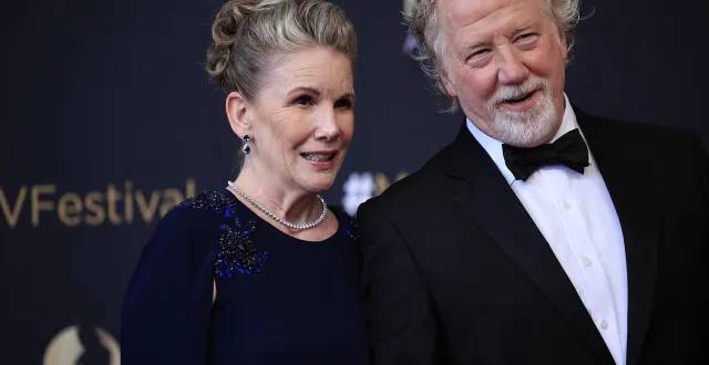 photo  l’actrice américaine melissa gilbert et son mari, l’acteur américain timothy busfield à la cérémonie des golden nymph awards du 62e festival de télévision de monte-carlo, dans la principauté de monaco, le 20 juin 2023.  &copy;  valéry hache/afp 