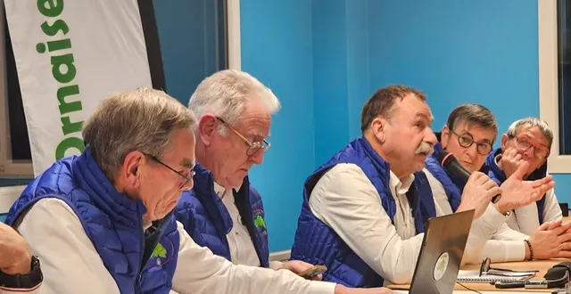 photo  une partie de l’équipe du bureau de l’ornaise (de gauche à droite) : didier hervieu le président, bruno jaillot, philippe, denolle, sylvie sauvaget et isabelle rieant.  &copy;  ouest-france 