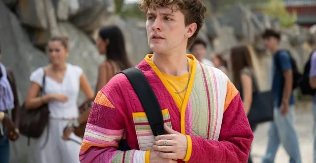 photo  bastiaan reprend son rôle de dorian dans « karma », bientôt sur france.tv.  &copy;  fabien malot - france télévisions 