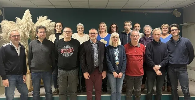 photo  jérôme brétignol, yohann rouault, christophe dupont, christophe libert, fabienne bretignol, pascal david, jean-baptiste neny et julien lecourt (au premier rang), alicia lecourt-viou, sonia dupont, alexia manso, stéssy delacroix, olivier galeran, renaud laguens, christiane meacci et nicole chevallier (deuxième rang)  &copy;  ouest-france 