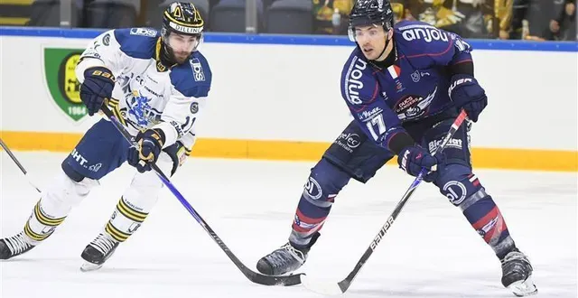photo  vincent llorca et les angevins n’ont pas fait le poids face aux danois.  &copy;  iihf 