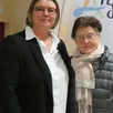 photo karine mullet (à gauche), maire d’aigné, avec odette roger, centenaire qui habite le village d’aigné depuis plus de quarante ans.