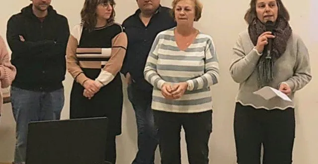photo  la maire anita mercurin-launay, entourée des membres du conseil municipal, présente ses vœux aux habitants de nogent-le-bernard.  &copy;  le maine libre 