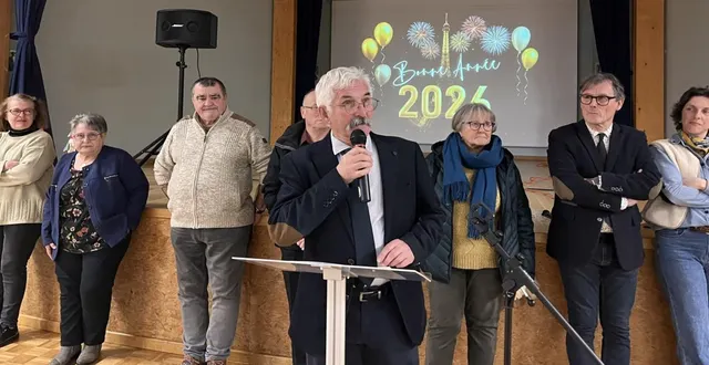 photo  joël lelarge, maire, lors de sa dernière cérémonie de vœux, vendredi.  &copy;  ouest-france. 