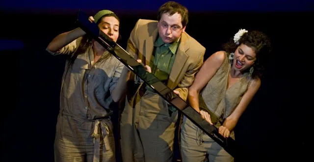 photo  le duo piano mime jatekok avec julien cottereau.  &copy;  thierry beauvir 