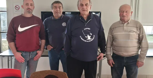 photo  le bureau de l’association avec bernard duval, son président, troisième en partant de la gauche.  &copy;  le maine libre 