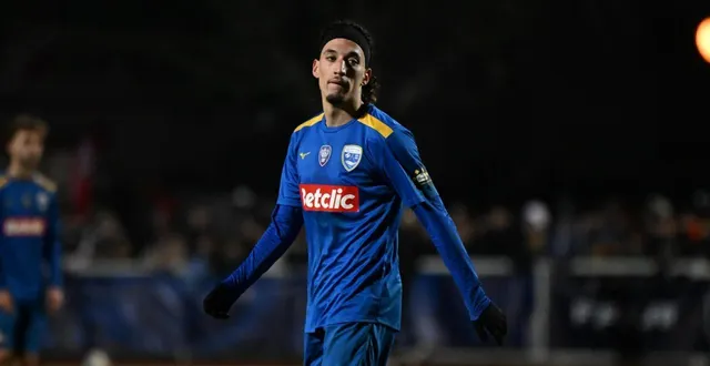 photo  nassim sabihi, ici lors du 16e de finale de coupe de france, perdu (6-0) contre strasbourg (l1), samedi 10 janvier 2026. ce fut donc son dernier match sous les couleurs de l’us avranches (manche, n2).  &copy;  marc ollivier/ouest-france 