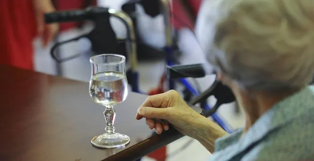 photo  en ehpad, le nombre de décès tend toujours à augmenter durant l’hiver. et ce n’est pas toujours lié à la grippe.  &copy;  archives jdlo : hervé petitbon 