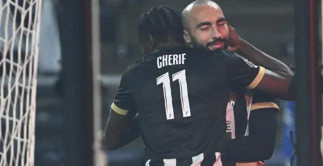 photo  sidiki chérif et himad abdelli pourraient quitter le sco, cet hiver.  &copy;  jean-françois monier / afp 