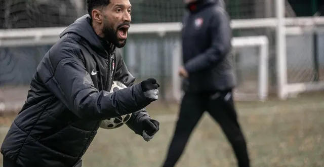 photo  gaël clichy va vivre son premier match officiel en tant qu’entraîneur principal à concarneau, vendredi 16 janvier 2026.  &copy;  martin roche / ouest-france 
