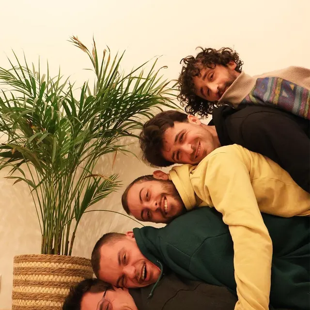 photo les cinq coprésidents de l’association hole right.  ©  association hole right